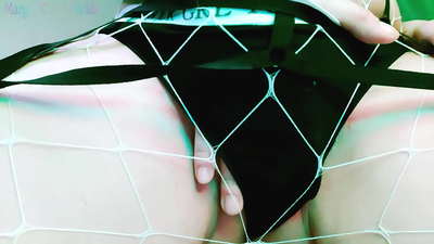 Redhead Míníonn sé conas a jerk as a Dick agus taispeánann sé as a pussy - Focail Salach