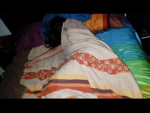❤️ Stepson ag bualadh lena leasmháthair óg agus í ina codladh. ️ Porn vk ag ga.xsexshop.ru ❌️